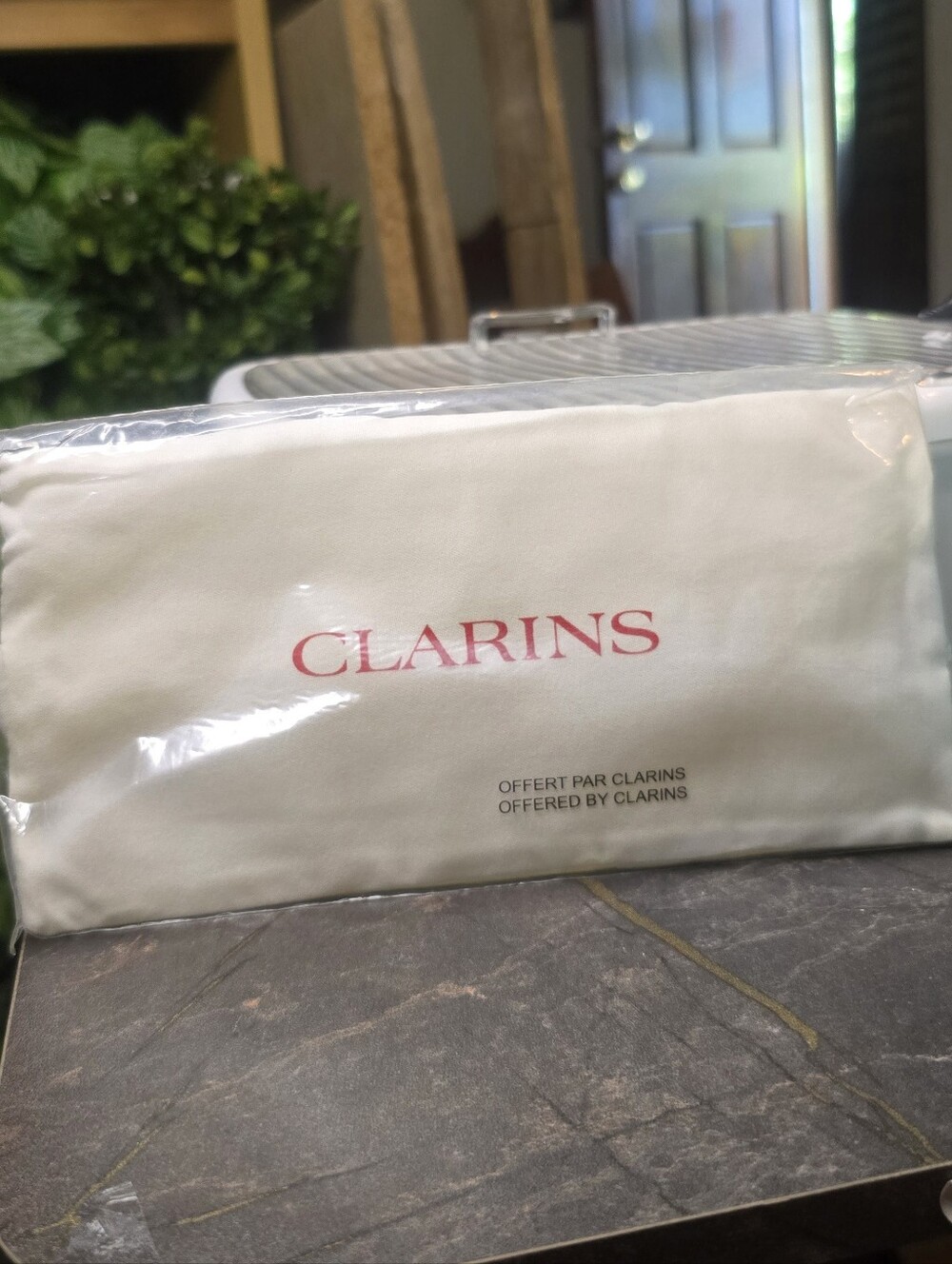 Clarins Hot/Cold Gel Mask Spa Eye Cushion | Soothing Eye Treatment